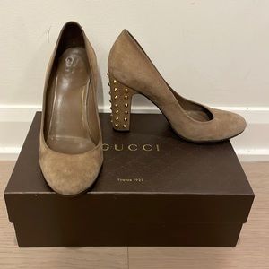 Gucci pumps with studs